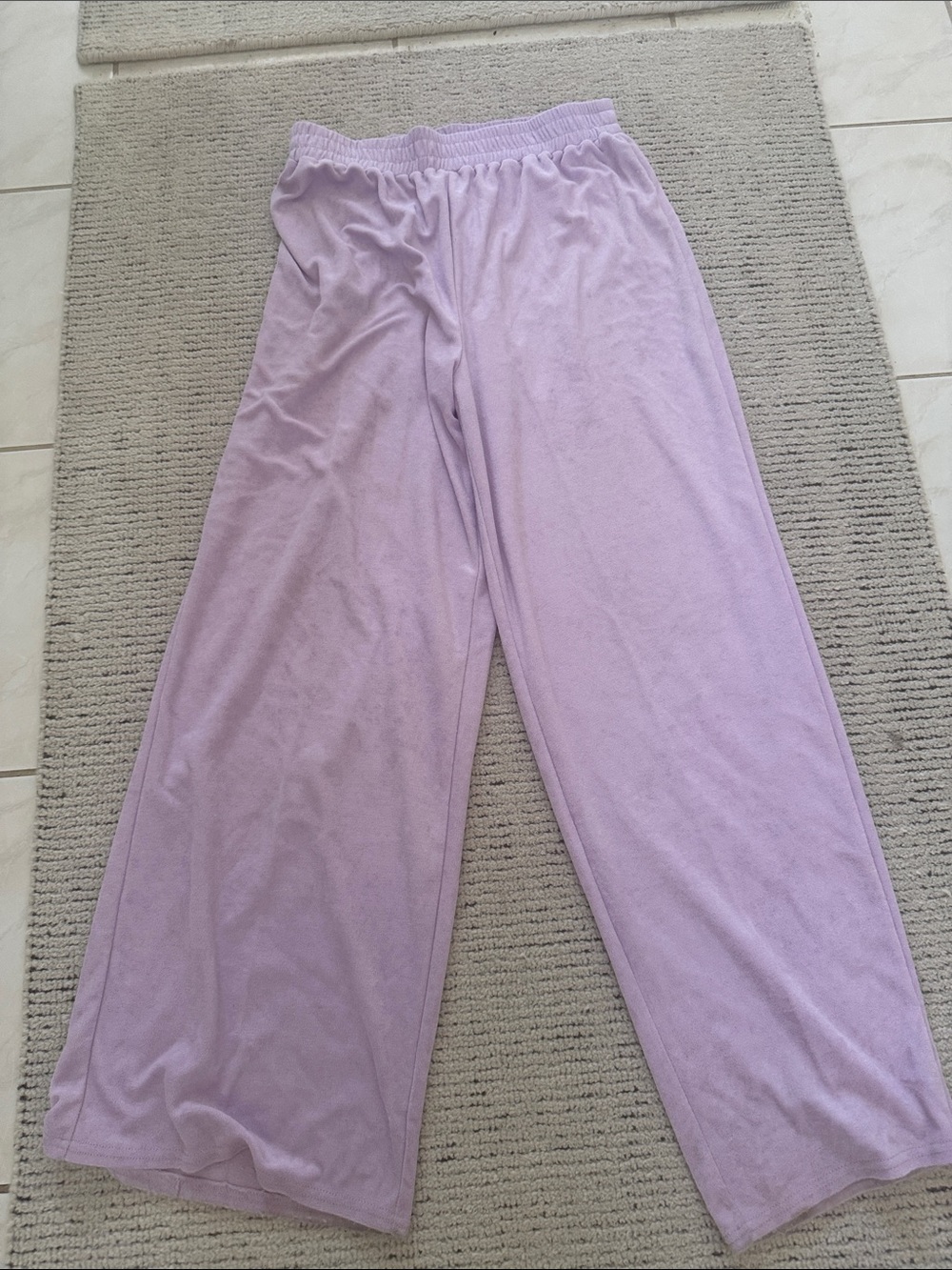 Lounge wear pants.  Comfy, soft.  No pockets. Never worn but no tags